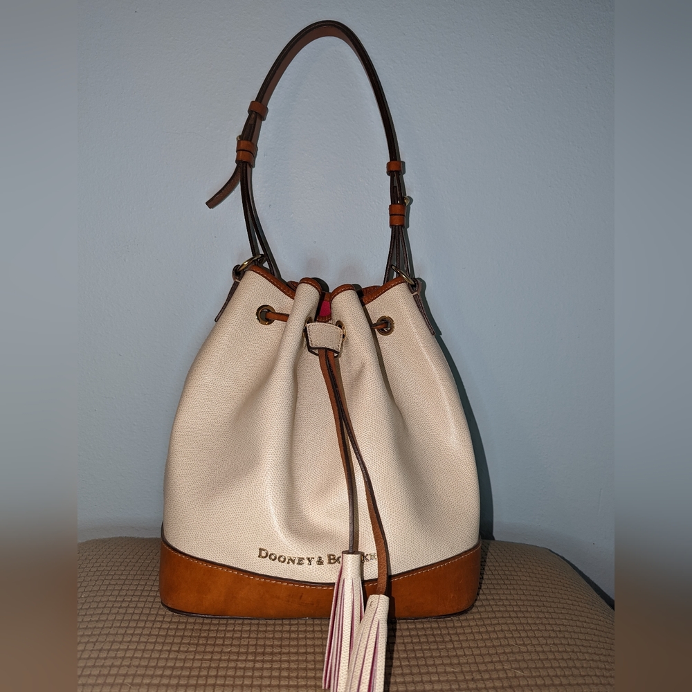 Dooney & Bourke